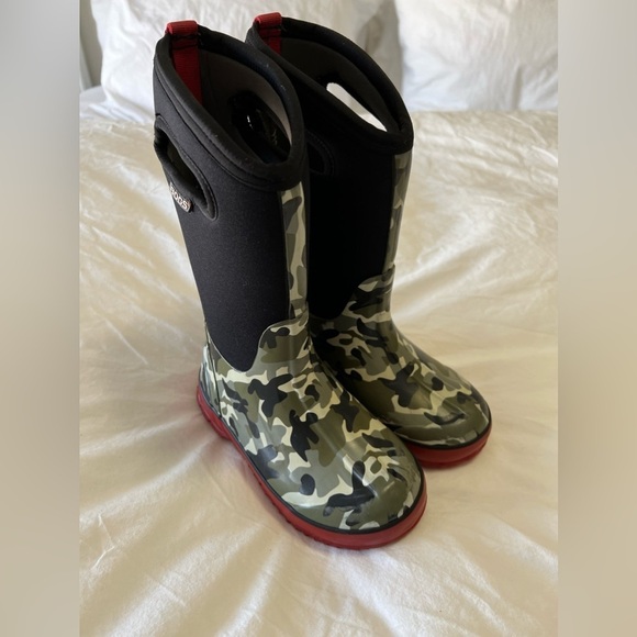 Other - BOGS Kids Classic Camo/Black Waterproof Winter Rain Snow Boots ~ Size 13.